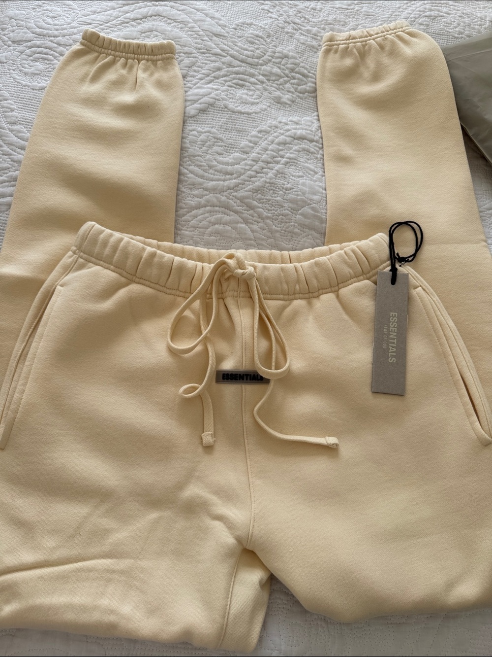 NWT ESSENTIALS Fear of God Cream Drawstring Joggers